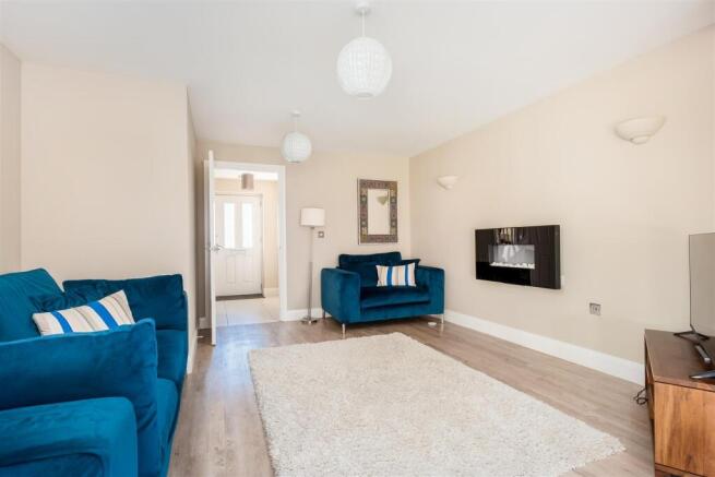 7 Crossways Court 2678-4.jpg