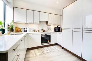 Flat 10, Arlingham House, St Albans Road, Potters Bar EN6 3PH