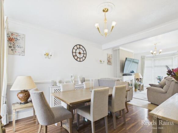 Lounge/Dining Room