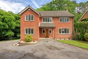 5, Grovelands, Lower Bourne, Farnham GU10 3RQ