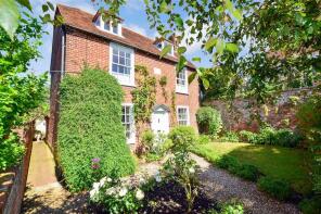 Albion House, Staple Street, Faversham ME13 9UB
