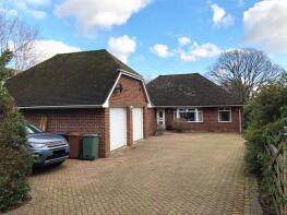Wild Oaks, Canada Road, West Wellow, Romsey SO51 6DE