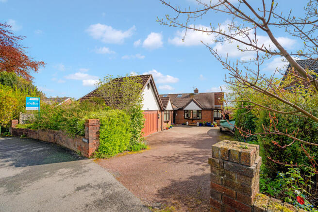 24 Burfield Drive-45.jpg