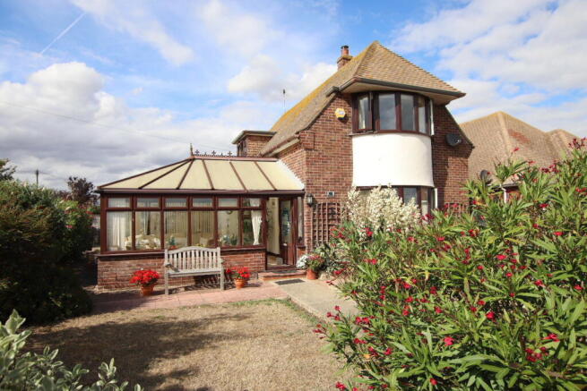 Kings Parade, Holland on Sea, CO15