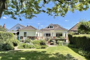 17 Honeydon, Christchurch Road, Ringwood BH24 3AX