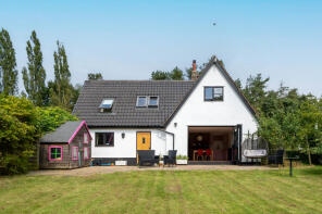 55 Bluebell Cottage, Bussey Bridge, Norwich NR15 1DF