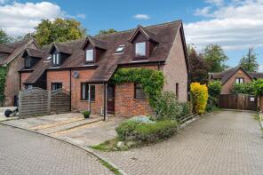 33, The Lawns, Aylesbury HP18 9SN