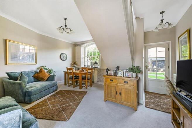 Sitting/Dining Room