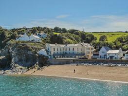 4, At The Beach, Road Along Torcross Seafront, Kingsbridge TQ7 2EA