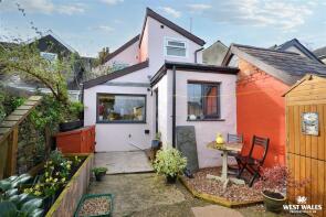 4 Lyndale, Grove Terrace, Feidr Fawr, Cardigan SA43 3ER