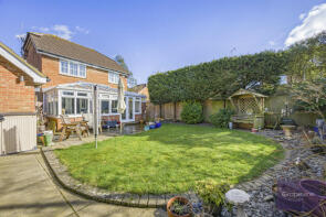 32, East Park Farm Drive, Reading RG10 9UL