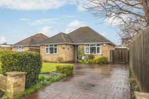 8, Stewart Close, Fifield, Maidenhead SL6 2PD
