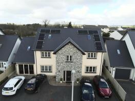 9, Clos Y Fedw, Rhydargaeau, Carmarthen SA32 7AZ