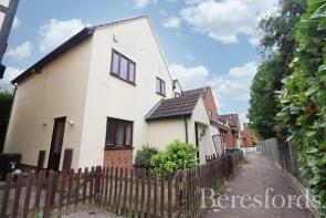 6, Larch Walk, Chelmsford CM3 2SF