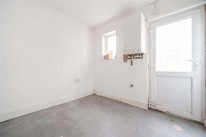 DINING ROOM/ UTILITY SPACE