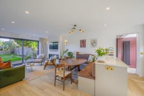 39, Oak Way, Cirencester GL7 5XX