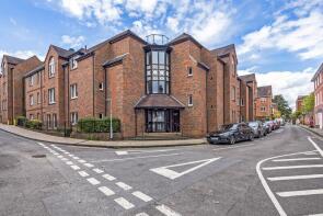 12, Lions Hall, St Swithun Street, Winchester SO23 9HW