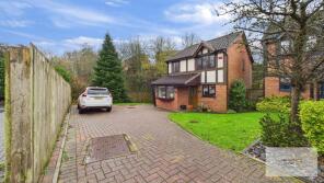 10, Calderwood Close, Bury BL8 3LE