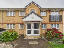 10, Lovat Mead, St. Leonards-on-sea TN38 8EH