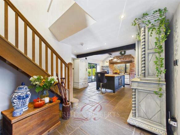 CAM05148G0-PR0249-STILL040.jpg