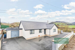 Bron Heulog, A499 From Pontllyfni Post Office To Tai'n Lon Junction, Caernarfon LL54 5EG