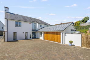 1, Edwards Close, Kingsbridge TQ7 3BP