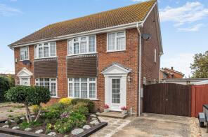 16, Cambridge Avenue, Chichester PO20 8NE
