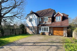 The Oaks, Greenview Avenue, Leigh TN11 8QT