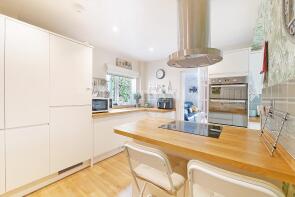 16a, Cameron Drive, Northampton NN5 5NZ
