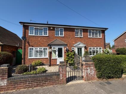 Reedsfield Road, Ashford, TW15