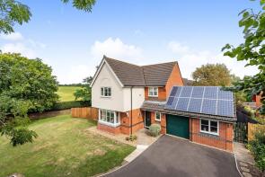 18, Surlingham Lane, Norwich NR14 7HH