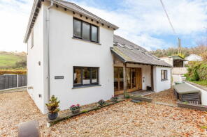Woodside, Road Past Riverside, Barnstaple EX31 4HG