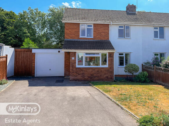 Large Two Bedroom Home with Three Reception Rooms