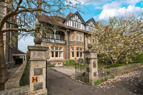 First Floor Flat, 39, Downleaze, Stoke Bishop, Bristol BS9 1LX