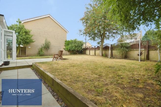 REAR GARDEN 01.jpg