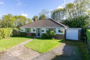 10, Highcroft Road, East Grinstead RH19 4NX