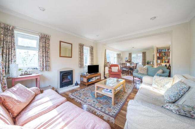 Sitting/Dining Room
