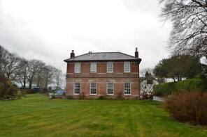 Flat 3, Braust House, Weyhill Road, Weyhill, Andover SP11 0PP