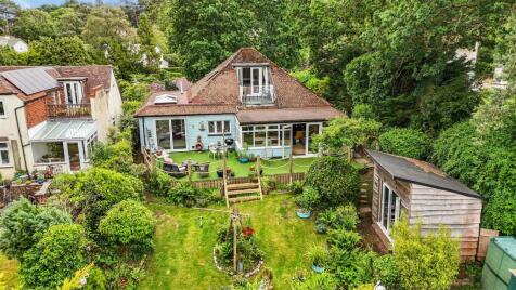 Black Pond Lane, Lower Bourne, Farnham
