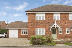 3, The Warren, Reading RG7 1NZ