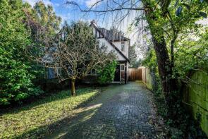 68, Christ Church Mount, Epsom KT19 8LP