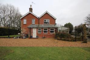 Thorneyburn Cottage, Ibsley Drove, Ringwood BH24 3NW