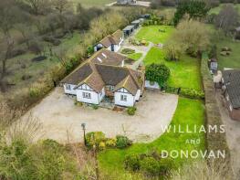 Edgewood, Lark Hill Road, Canewdon SS4 3RX