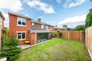 30, Sunnymead, Scissett, Huddersfield HD8 9JA