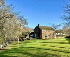 The Orchard, Hillside Road, Llangattock, Crickhowell NP8 1LD