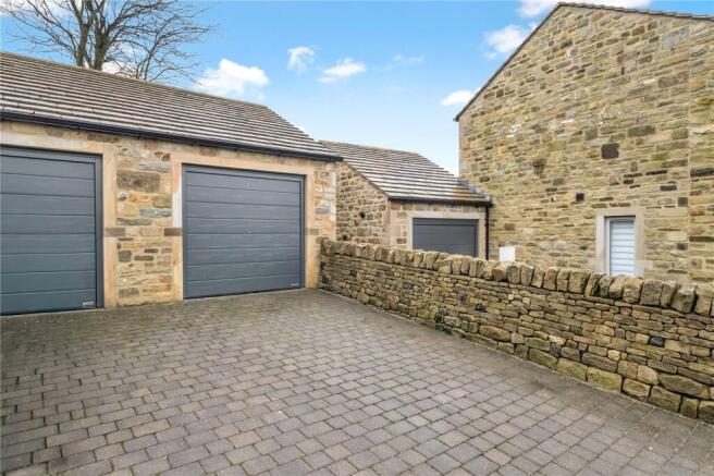Garage & Driveway