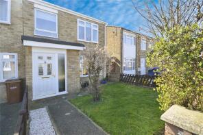 6, Fry Close, Isle Of Grain, Rochester ME3 0EE