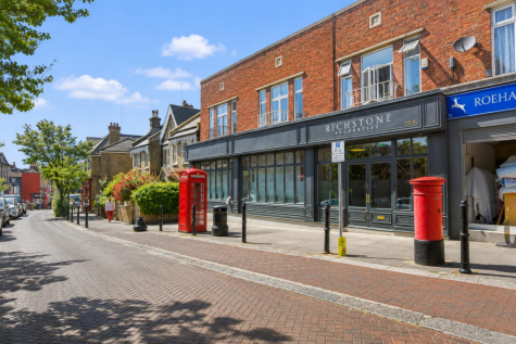 Roehampton High Street, Putney, SW15