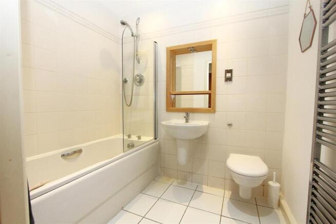 House Bath.JPG