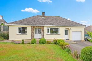 2, Castle View Park, Falmouth TR11 5HB